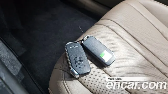 Kia K8 Hybrid — Фото автомобиля 21