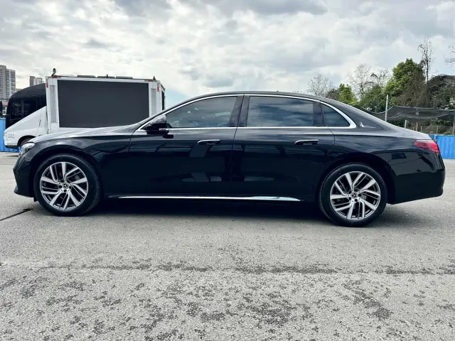 Mercedes-Benz E-Class — Фото автомобиля 14