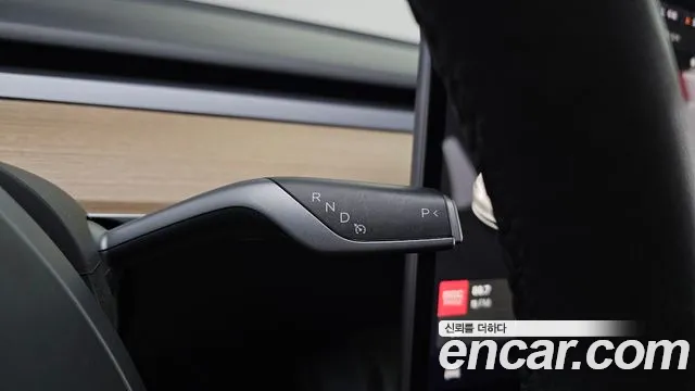 Tesla Model 3 — Фото автомобиля 8