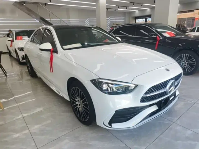 Mercedes-Benz C-Class — Фото автомобиля 3