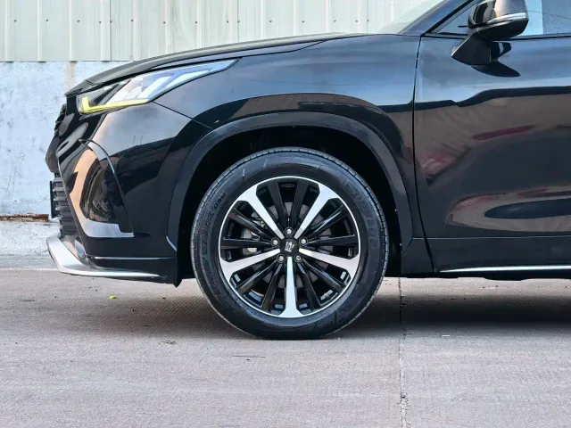 Toyota Crown Kluger — Фото автомобиля 21