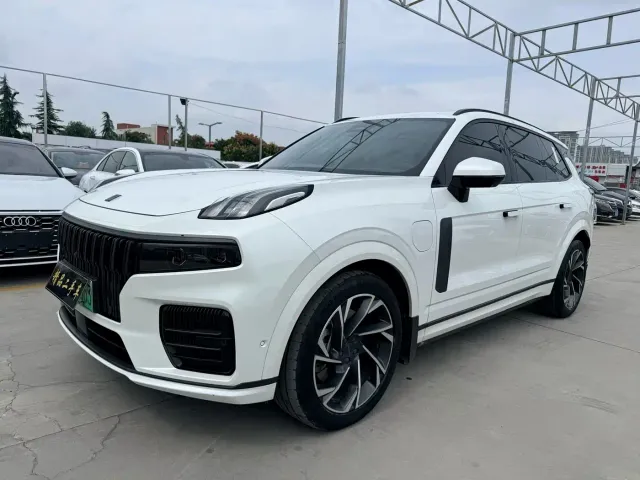 Фотография автомобиля — Lynk & Co 09 EM-P