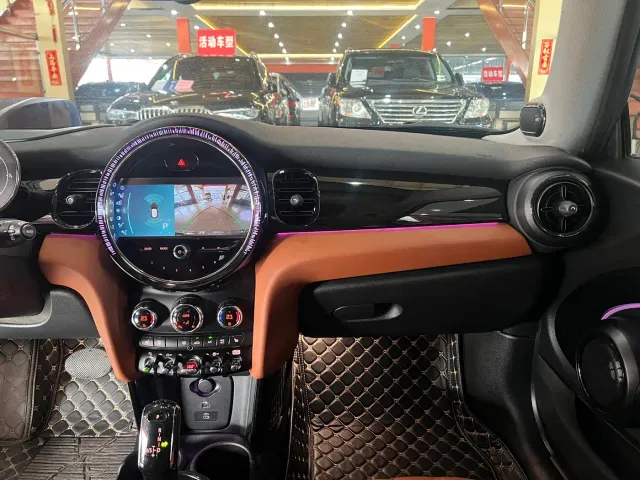 MINI Hatch — Фото автомобиля 9