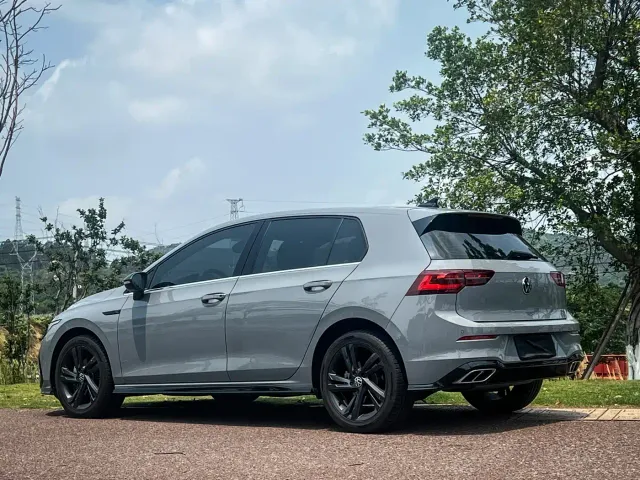 Volkswagen Golf — Фото автомобиля 9