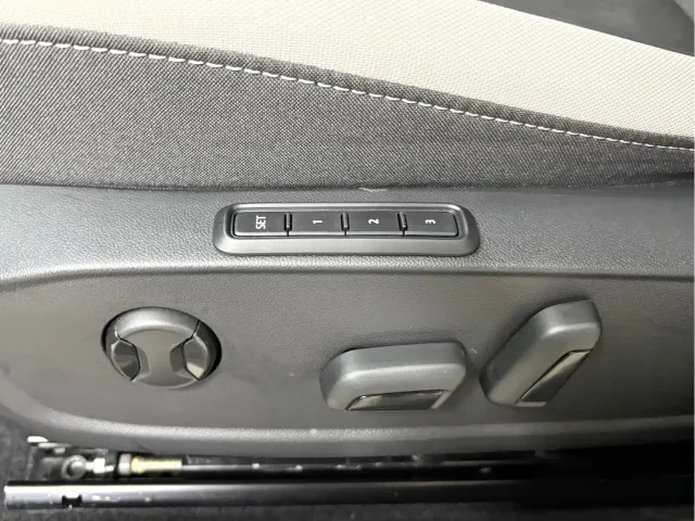 Volkswagen Golf — Фото автомобиля 14