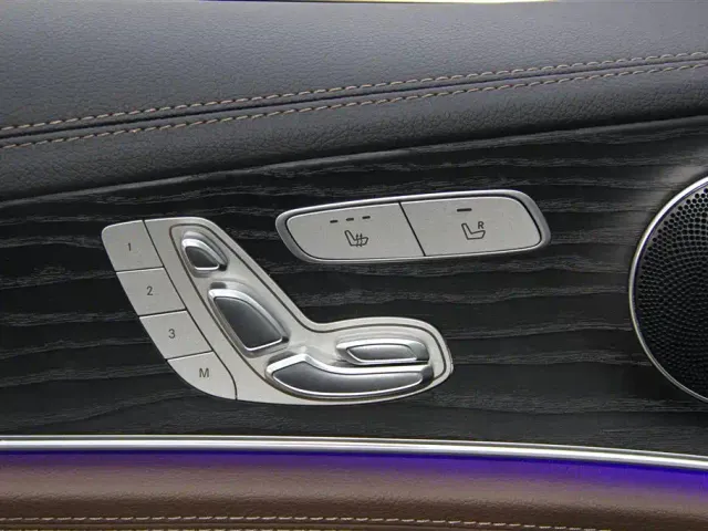 Mercedes-Benz E-Class — Фото автомобиля 30