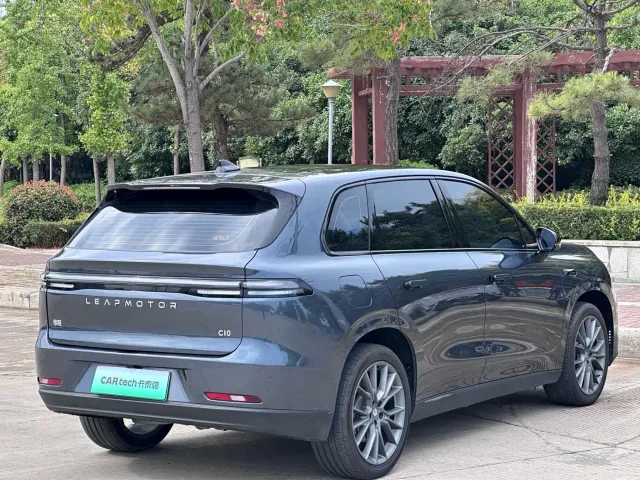 Leapmotor C10 — Фото автомобиля 11
