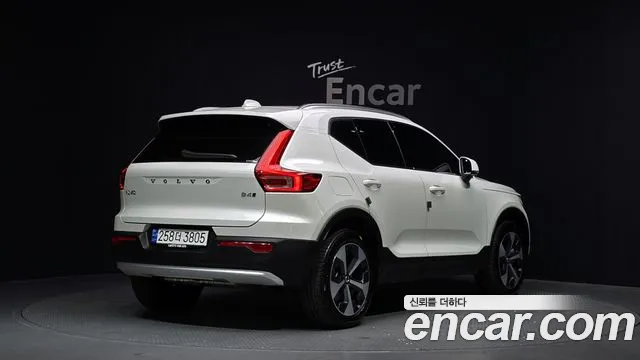 Вольво XC40 B4 Ultimate Bright — Фото автомобиля 2