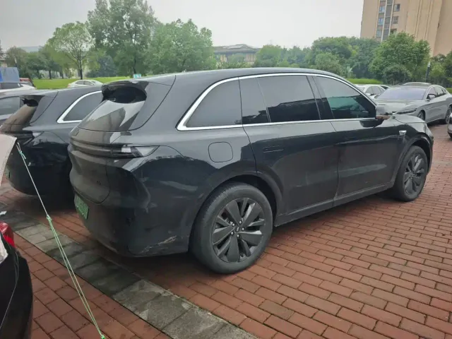 Li Auto L6 — Фото автомобиля 7