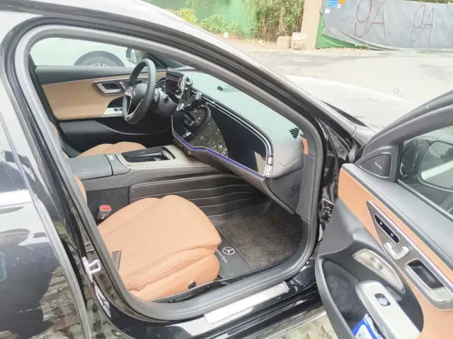 Mercedes-Benz E-Class — Фото автомобиля 13