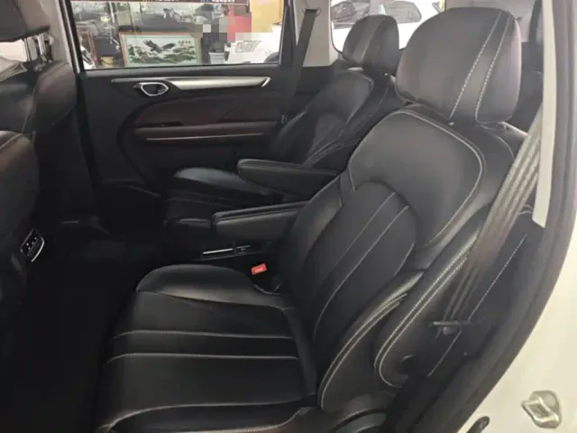 GAC Trumpchi M6 — Фото автомобиля 16