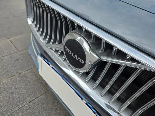 Volvo S90 — Фото автомобиля 10