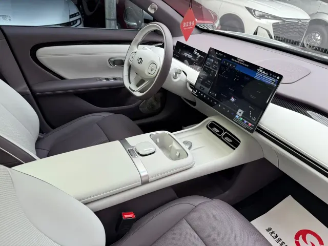 Changan Qiyuan A06 — Фото автомобиля 6
