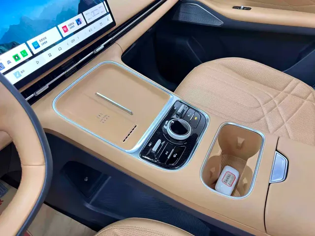 Geely Galaxy Starship 7 EM-i — Фото автомобиля 24
