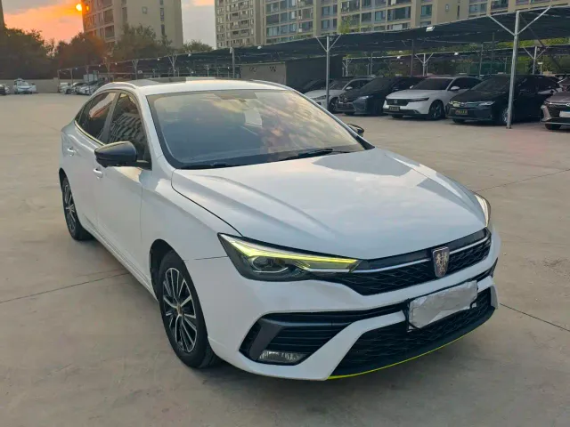 Roewe i5 — Фото автомобиля 3
