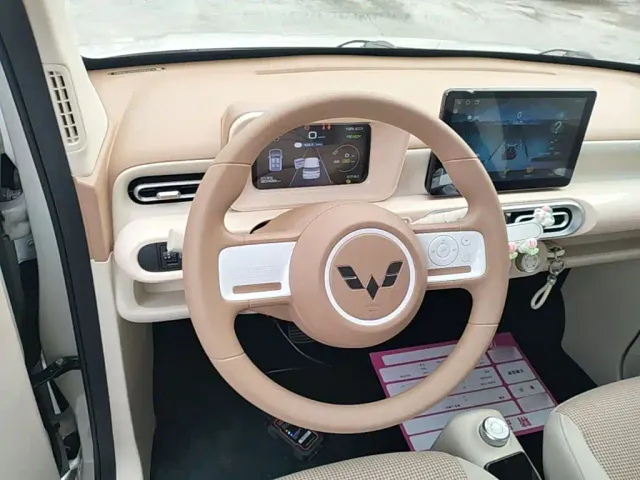 Wuling Hongguang Mini EV — Фото автомобиля 10