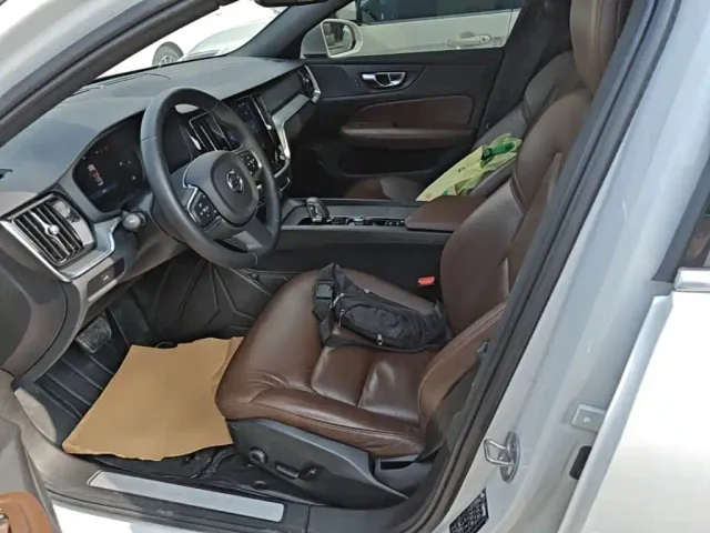 Volvo S60 — Фото автомобиля 14
