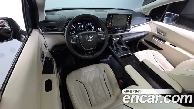 Toyota Sienna — Фото автомобиля 7