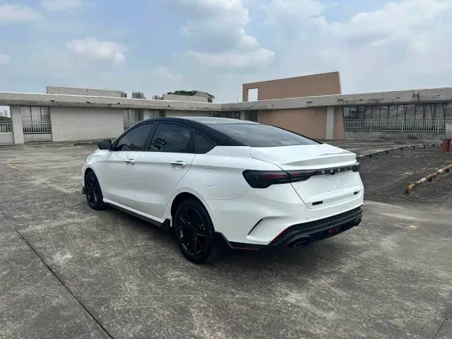 Geely Binrui — Фото автомобиля 7