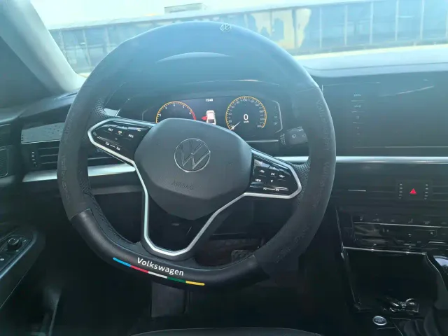 Volkswagen Passat — Фото автомобиля 7