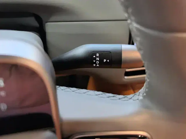 Li Auto i8 — Фото автомобиля 16