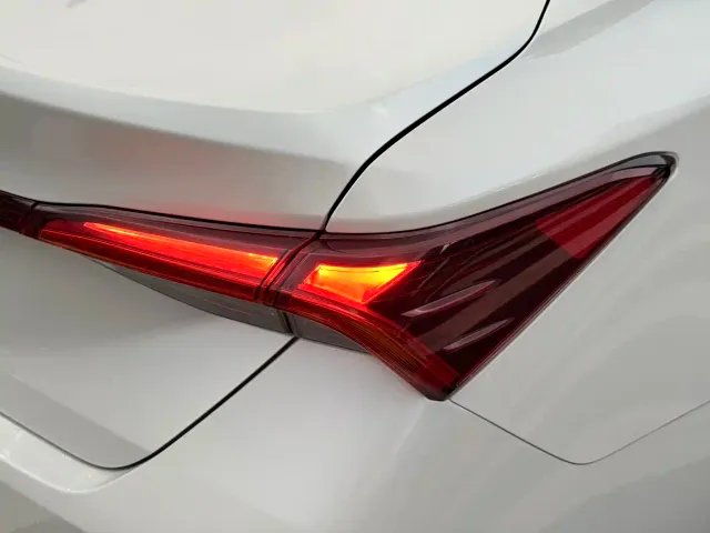 Toyota Avalon — Фото автомобиля 17