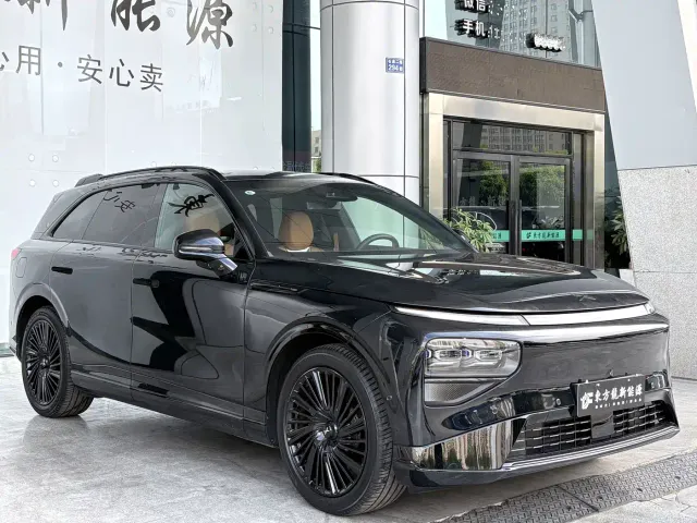 Xpeng G9 — Фото автомобиля 3