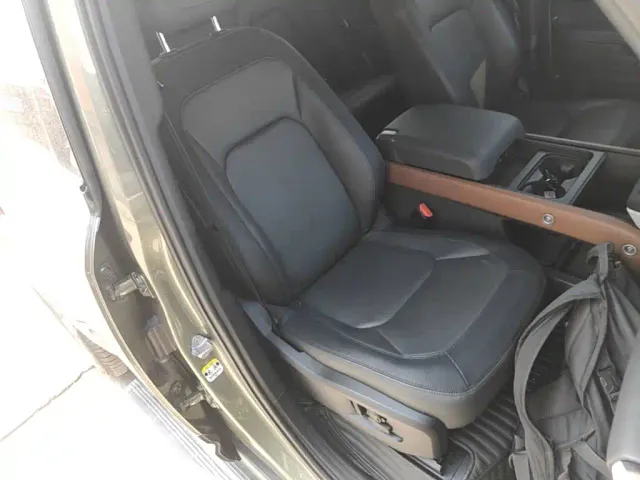 Land Rover Defender — Фото автомобиля 24