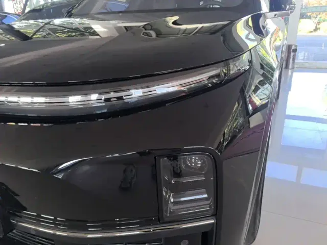 Li Auto L7 — Фото автомобиля 23