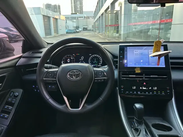 Toyota Avalon — Фото автомобиля 9