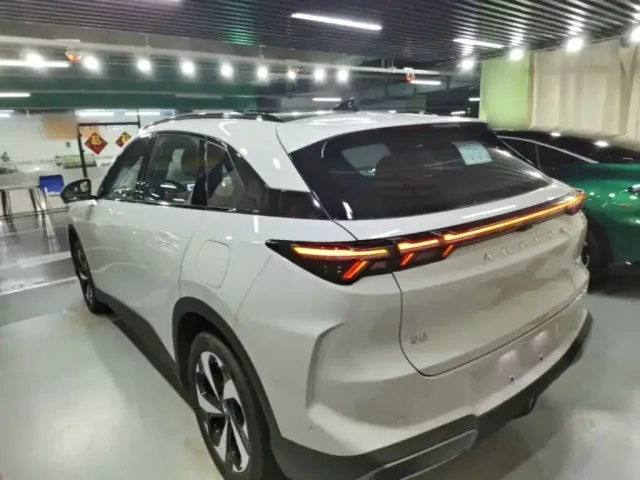Arcfox Alpha T5 — Фото автомобиля 4