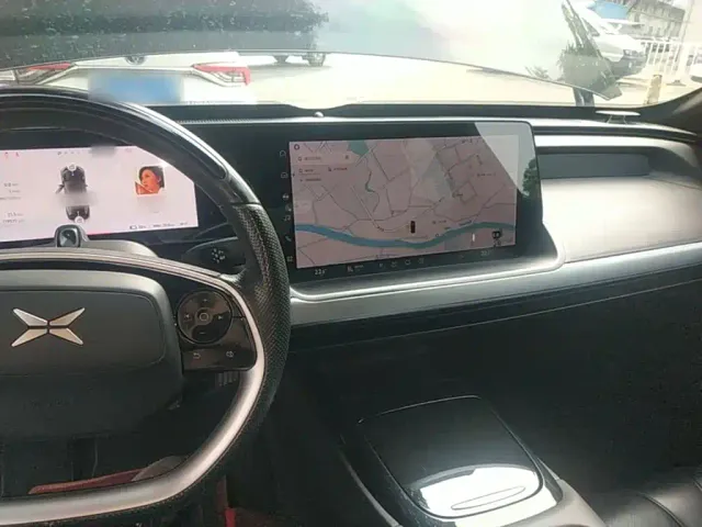 Xpeng P7 — Фото автомобиля 9