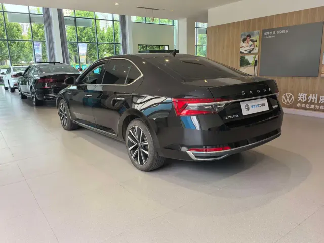 Skoda Superb — Фото автомобиля 16