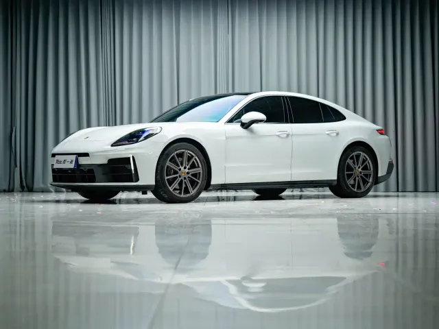 Porsche Panamera — Фото автомобиля 2