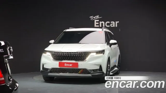 Kia Canival — Фото автомобиля 3