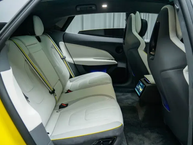 Lotus Emeya — Фото автомобиля 16
