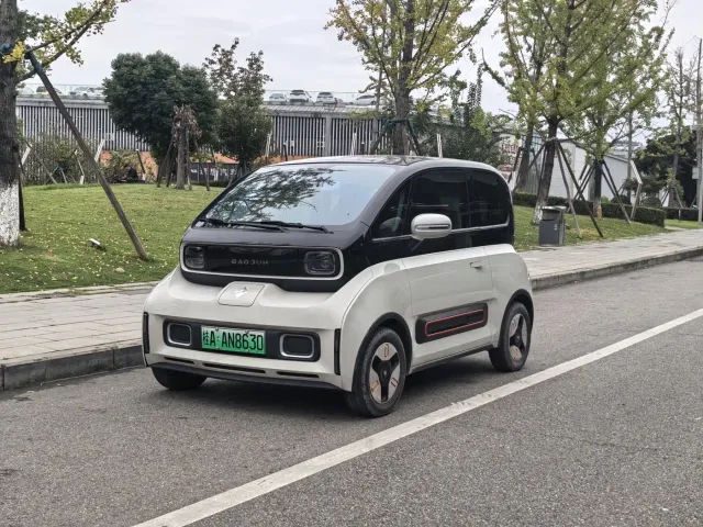 Фотография автомобиля — Baojun KiWi EV