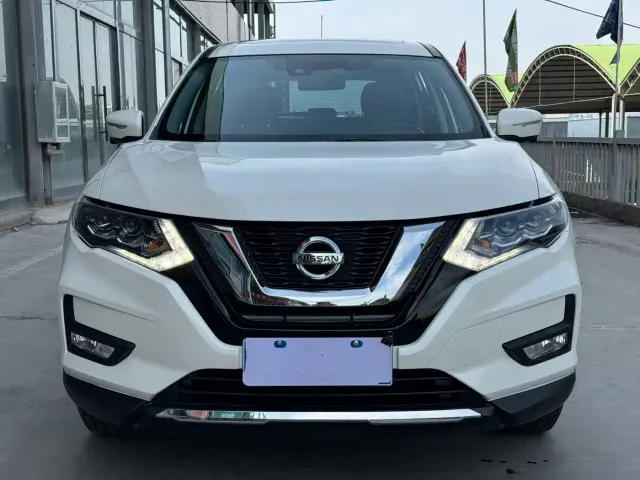 Nissan X-Trail — Фото автомобиля 2