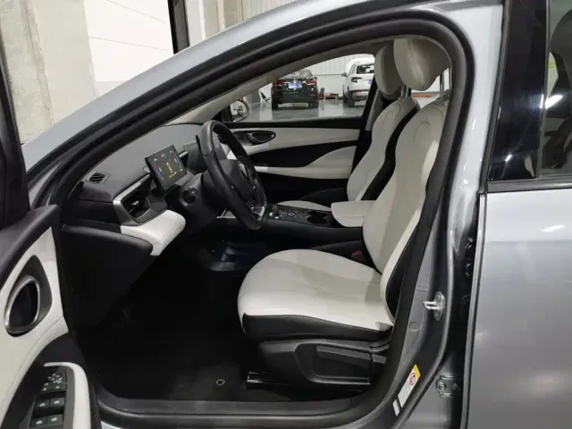 BYD Seal 05 DM-i — Фото автомобиля 10