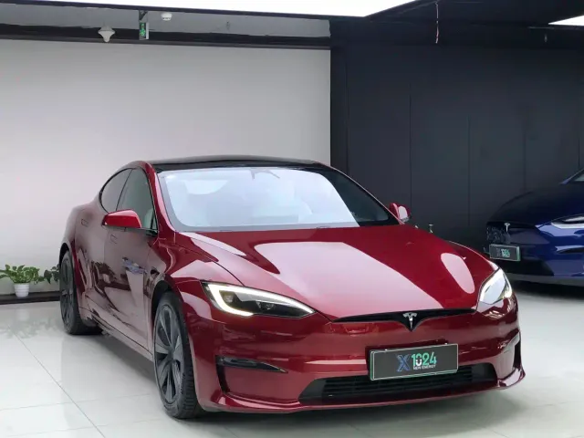 Tesla Model S 2023 Dual Motor All-Wheel Drive Edition — Фото автомобиля 3