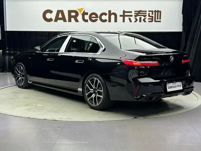 BMW 7 Series — Фото автомобиля 5