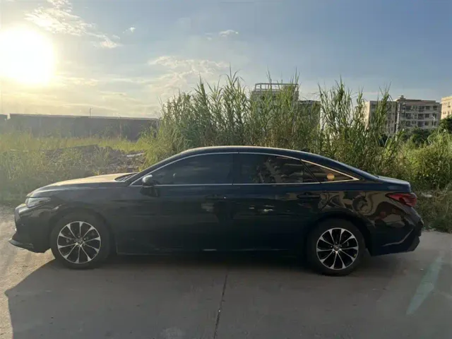 Toyota Avalon — Фото автомобиля 3
