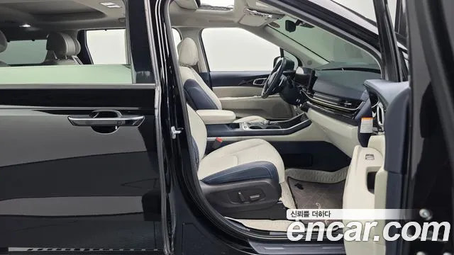 Kia Carnival — Фото автомобиля 11