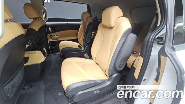 Kia Carnival — Фото автомобиля 18