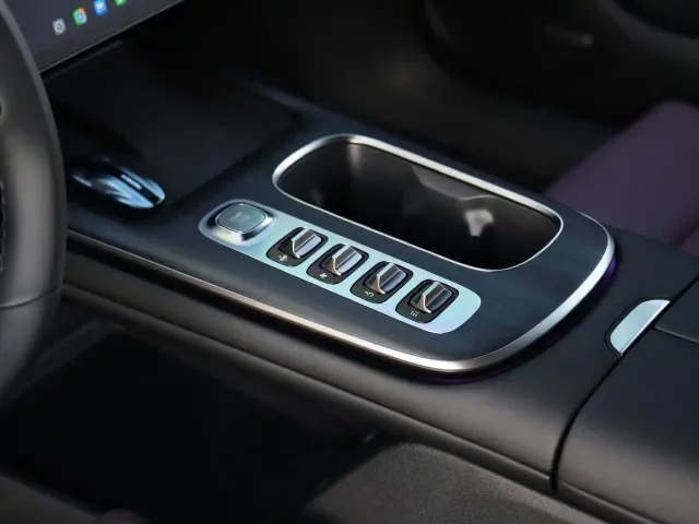 Xiaomi SU7 — Фото автомобиля 10