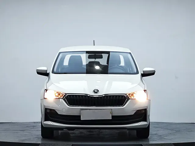 Skoda Rapid — Фото автомобиля 3