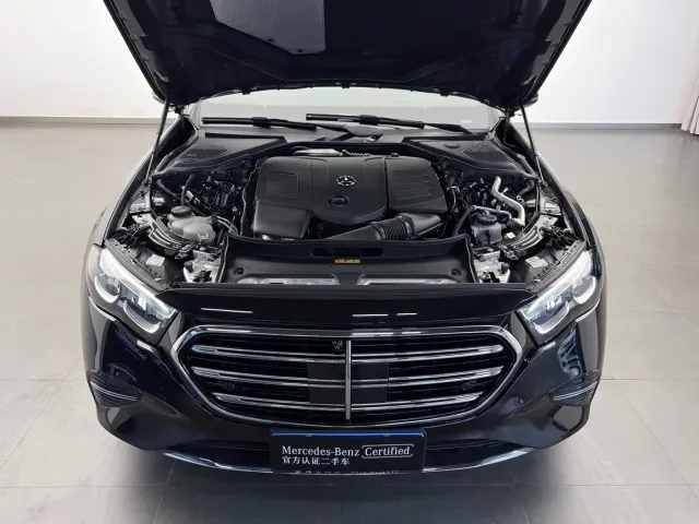 Mercedes-Benz E-Class — Фото автомобиля 23