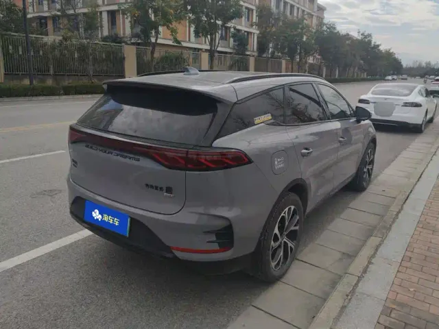 BYD Tang — Фото автомобиля 3