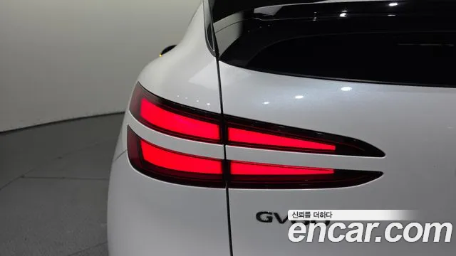 Genesis GV60 — Фото автомобиля 23