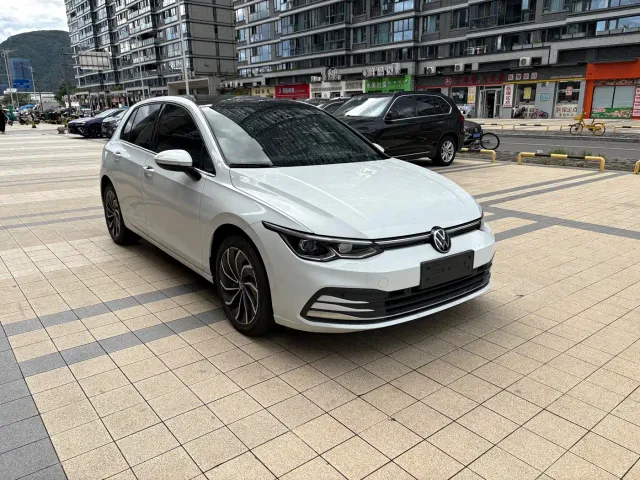Volkswagen Golf — Фото автомобиля 3
